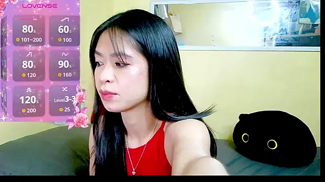 Snapshot of Luna_Moonfang chatting on 07-25-26, 05:16 Luna Moonfang online show from 07-25-26, 05:16