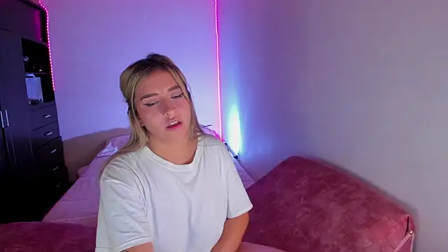 saradiazxxx online show from 04-11-26, 07:45