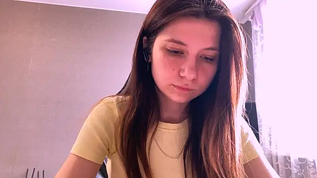 LunnaBliss online show from 04-18-26, 08:07