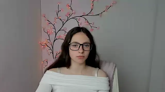 Snapshot of KissMeJulia chatting on 05-04-26, 05:36 KissMeJulia online show from 05-04-26, 05:36