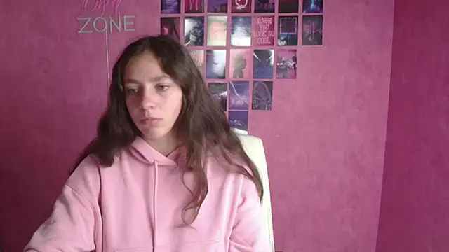 Snapshot of KissMeJulia chatting on 05-14-26, 05:14 KissMeJulia online show from 05-14-26, 05:14