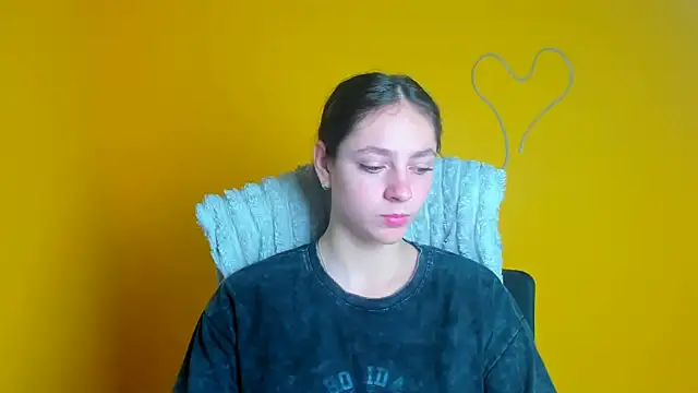 Snapshot of KissMeJulia chatting on 05-21-26, 05:36 KissMeJulia online show from 05-21-26, 05:36