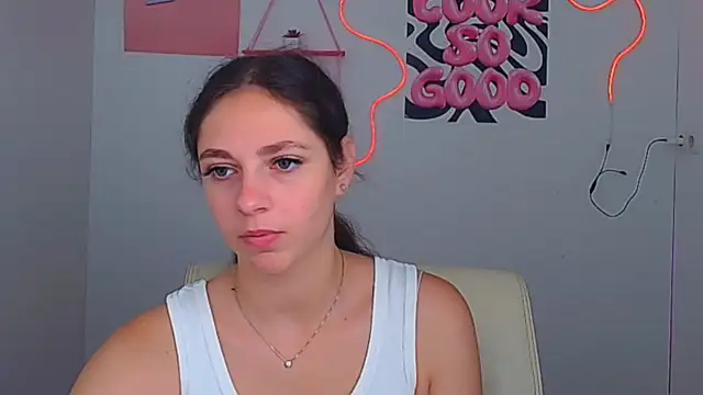 KissMeJulia online show from 07-18-26, 05:33