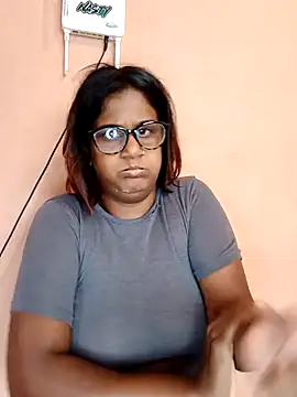 indianstrawberrylips4u online show from 03-03-26, 07:03