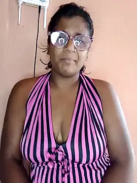 indianstrawberrylips4u online show from 03-12-26, 05:02