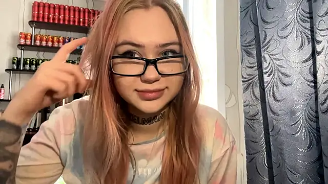 Snapshot of NeelyDalonzo chatting on 02-25-26, 09:19 NeelyDalonzo online show from 02-25-26, 09:19