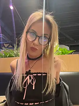 LisaMurr online show from 03-26-26, 10:43