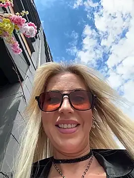 LisaMurr online show from 05-22-26, 12:11