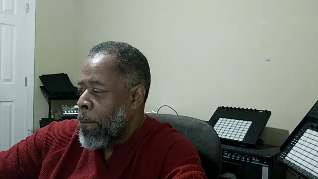 Cleozevo1961 online show from 04-21-26, 04:34