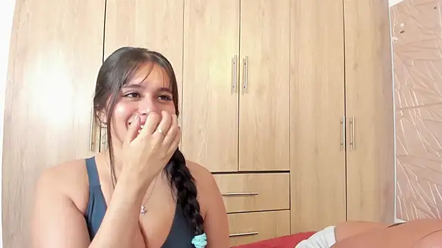 Tifqueen online show from 04-15-26, 03:30