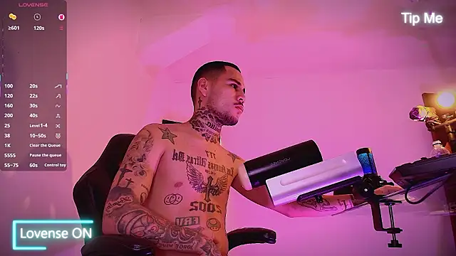 Snapshot of king_of_desire chatting on 03-04-26, 11:27 king of desire online show from 03-04-26, 11:27