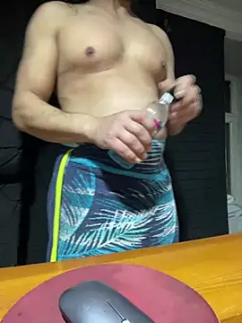 TurkeyMen online show from 03-18-26, 04:21