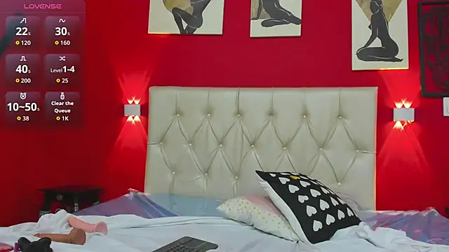 Snapshot of SweerLuna chatting on 04-30-26, 02:01 SweerLuna online show from 04-30-26, 02:01