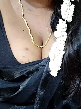 Snapshot of Navya-Reddy chatting on 02-21-26, 05:14 Navya-Reddy online show from 02-21-26, 05:14