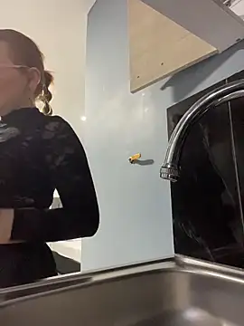 Snapshot of Laurap1 chatting on 03-14-26, 04:51 Laurap1 online show from 03-14-26, 04:51