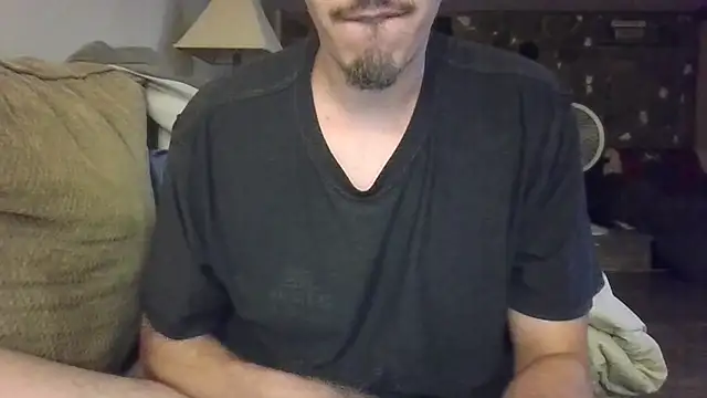 Snapshot of luverrboyy chatting on 07-17-26, 03:02 luverrboyy online show from 07-17-26, 03:02