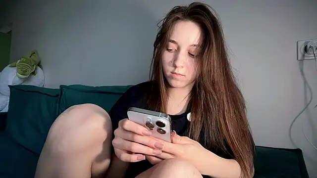 Snapshot of monnymoonn chatting on 02-25-26, 09:08 monnymoonn online show from 02-25-26, 09:08