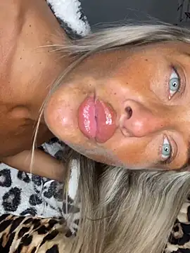 ScarlettGold  online show from 03-24-26, 05:40