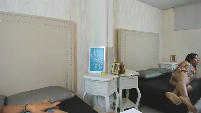 FernandaAvilax online show from 04-21-26, 02:51