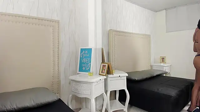FernandaAvilax online show from 05-18-26, 04:07