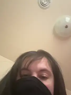 h oney4411 online show from 02-18-26, 03:41