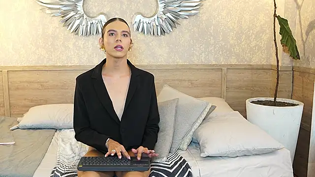 Luxa Velvet online show from 03-14-26, 01:05