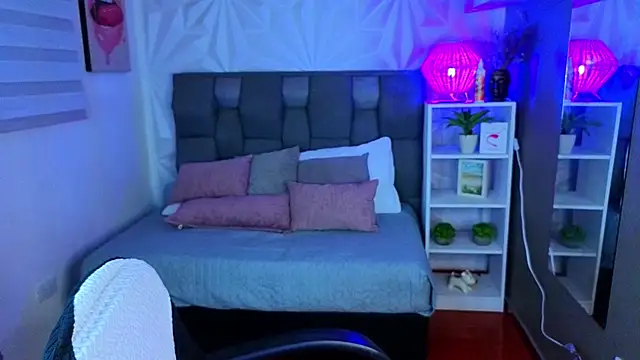 Snapshot of SophyAdams chatting on 06-20-26, 04:26 SophyAdams online show from 06-20-26, 04:26