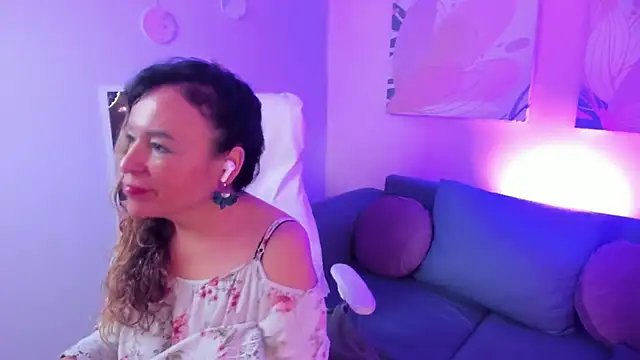 Ivonne 4 online show from 04-19-26, 02:05