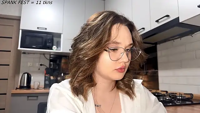 AinaSmith online show from 03-18-26, 01:25