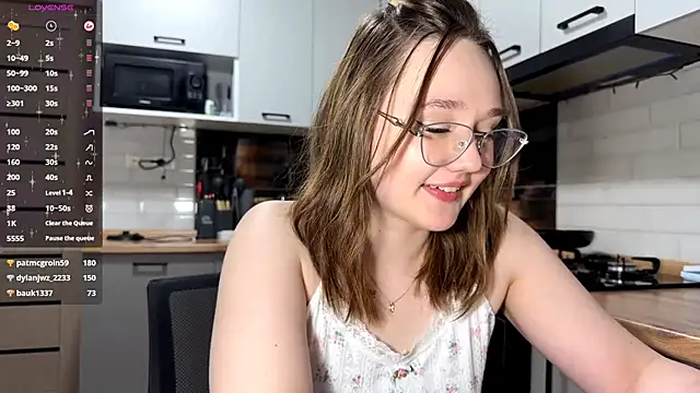 AinaSmith online show from 04-01-26, 01:41