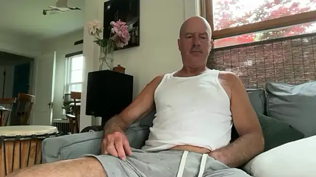 Snapshot of Guy__Grey chatting on 06-18-26, 10:52 Guy Grey online show from 06-18-26, 10:52