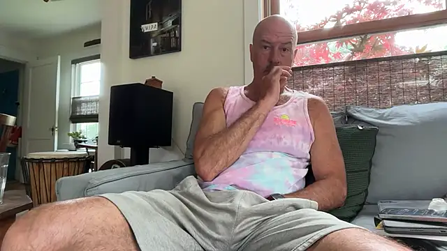 Snapshot of Guy__Grey chatting on 06-26-26, 01:26 Guy Grey online show from 06-26-26, 01:26