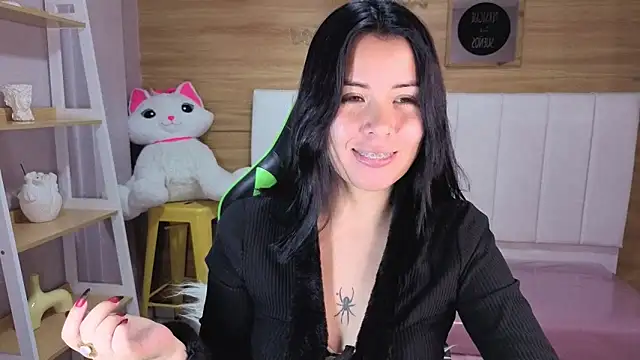 Snapshot of Kylia_a chatting on 04-27-26, 07:56 Kylia a online show from 04-27-26, 07:56