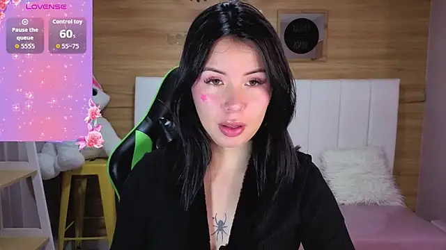 Snapshot of Kylia_a chatting on 04-30-26, 01:28 Kylia a online show from 04-30-26, 01:28