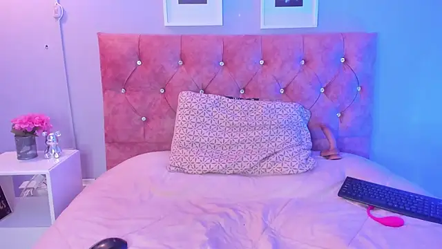 lilirousee online show from 04-17-26, 07:06