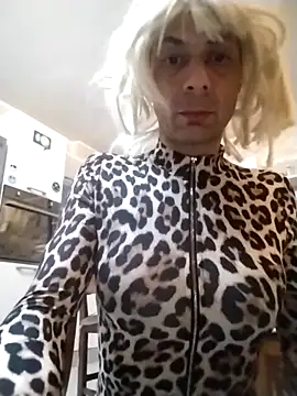 Snapshot of marti_8 chatting on 03-27-26, 11:48 marti 8 online show from 03-27-26, 11:48
