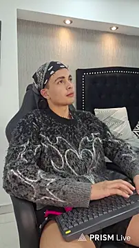 NewYoungHot online show from 04-08-26, 08:31