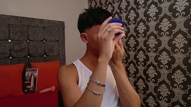 Little Twink19x online show from 05-27-26, 07:44