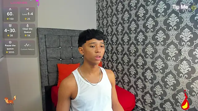 Snapshot of Little_Twink19x chatting on 07-06-26, 08:33 Little Twink19x online show from 07-06-26, 08:33
