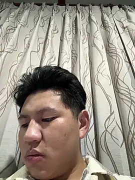 Snapshot of zhuendong000001 chatting on 05-25-26, 12:55 zhuendong000001 online show from 05-25-26, 12:55
