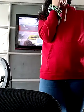 LunaDamasco online show from 04-06-26, 07:48