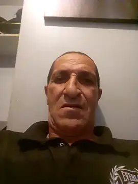 Snapshot of Massinissa75 chatting on 06-02-26, 06:43 Massinissa75 online show from 06-02-26, 06:43