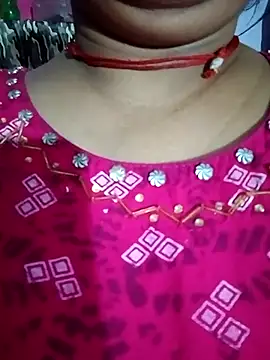 Snapshot of Karishma_bhabi99A chatting on 05-16-26, 07:45 Karishma bhabi99A online show from 05-16-26, 07:45