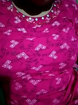 Snapshot of Karishma_bhabi99A chatting on 05-16-26, 08:18 Karishma bhabi99A online show from 05-16-26, 08:18
