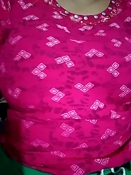 Snapshot of Karishma_bhabi99A chatting on 05-16-26, 08:29 Karishma bhabi99A online show from 05-16-26, 08:29