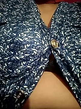 Snapshot of Karishma_bhabi99A chatting on 07-05-26, 12:28 Karishma bhabi99A online show from 07-05-26, 12:28