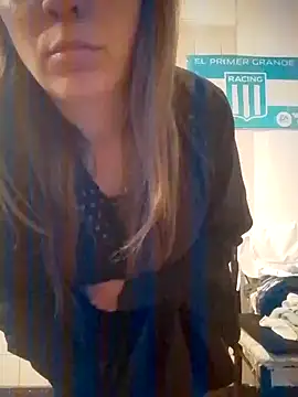Snapshot of CamiliLuna chatting on 04-15-26, 08:54 CamiliLuna online show from 04-15-26, 08:54