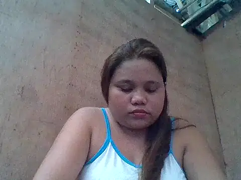 Snapshot of sweetlyn31 chatting on 06-05-26, 03:02 sweetlyn31 online show from 06-05-26, 03:02