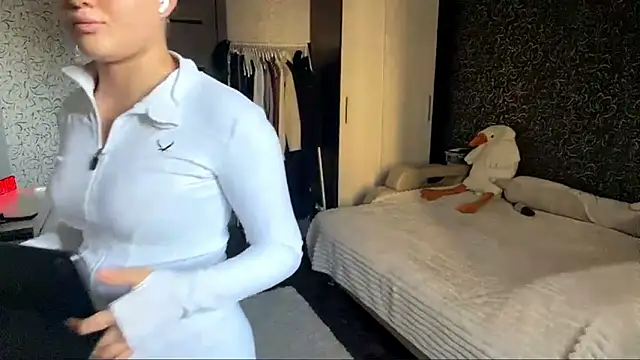 JoycelynUrion online show from 03-26-26, 10:10