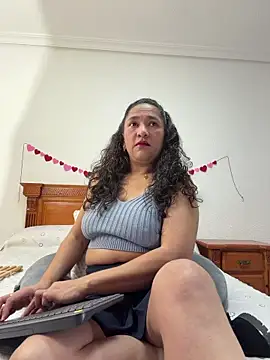 Snapshot of CrystalIvy chatting on 03-10-26, 07:24 CrystalIvy online show from 03-10-26, 07:24